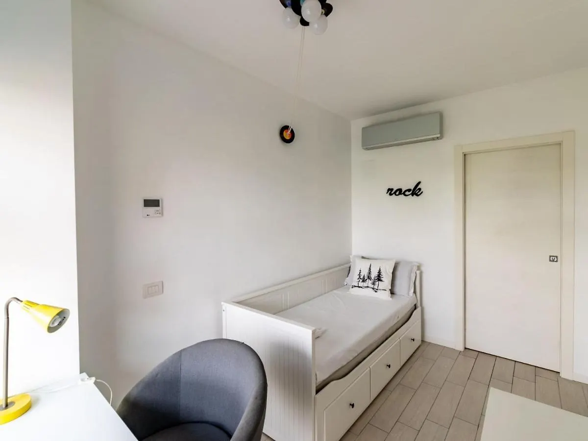 The Best Rent - Spacious Four-Bedroom Apartment Close To Forlanini Distrct Milan Italy